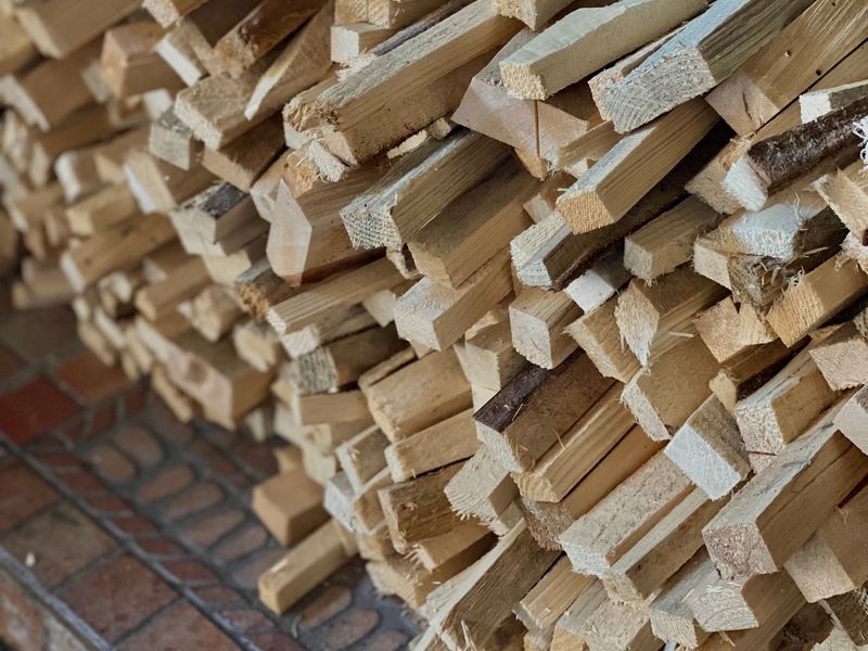 Hand cut kindling